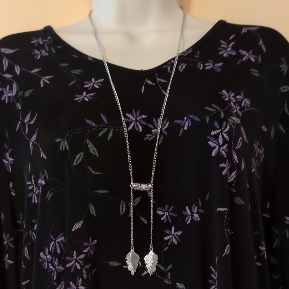 Elegant Silver Tone Leaf Pendant Necklace
